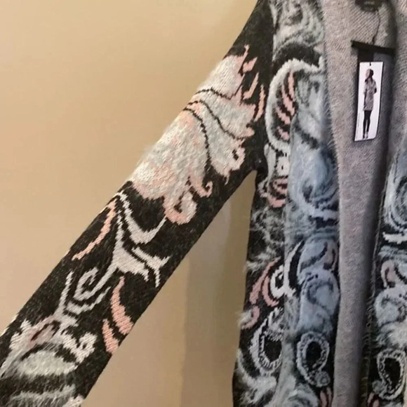 - Vertigo women cardigan - Picture 4 of 10